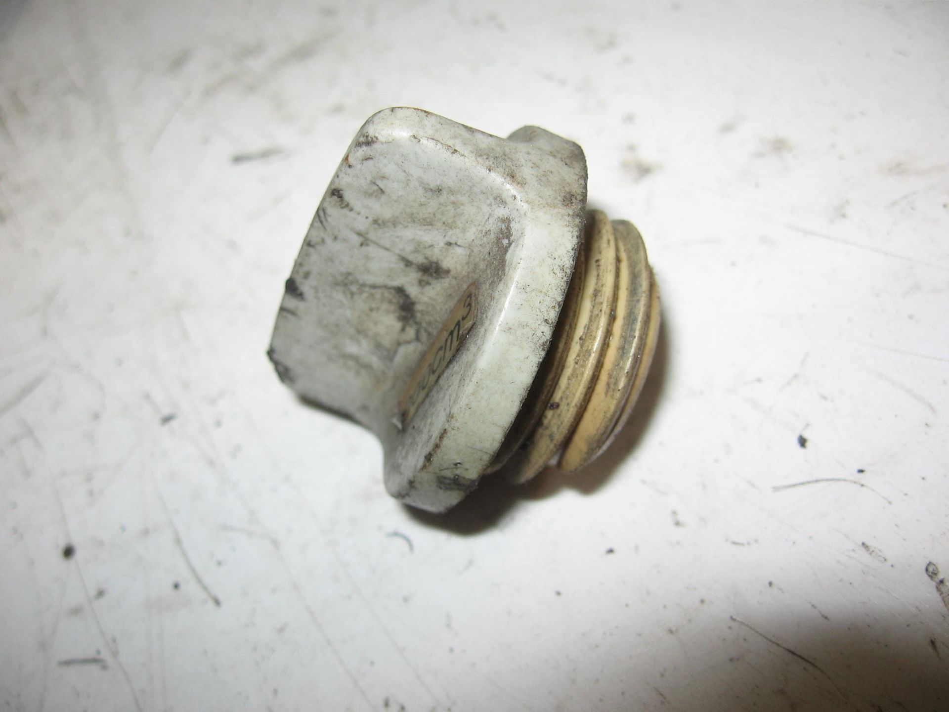 olievuldop // tr1		4x7-15363	371-15363