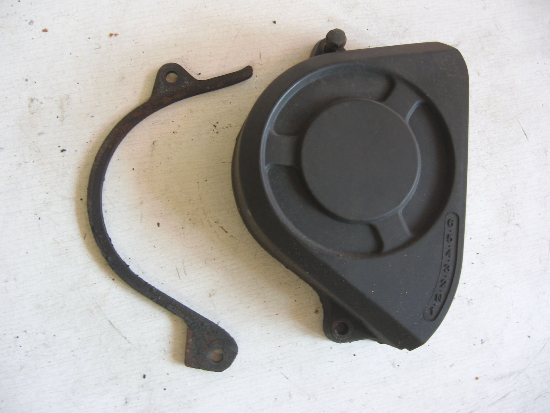 Tandwielkap , blokdeksel voor voortandwiel met plate	Cbr900rr 1992-93 , cbr600f 1991-98	11350-mv9-670 + 11355-mw0-000