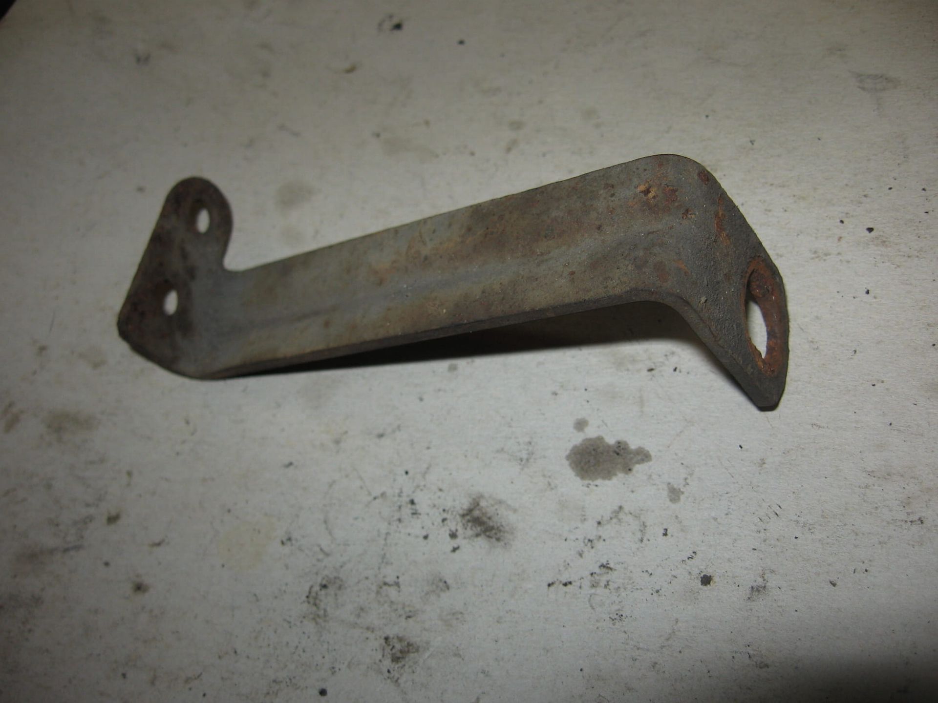 linker beugel bevestiging lower	R100rt 46631237888	46631235454