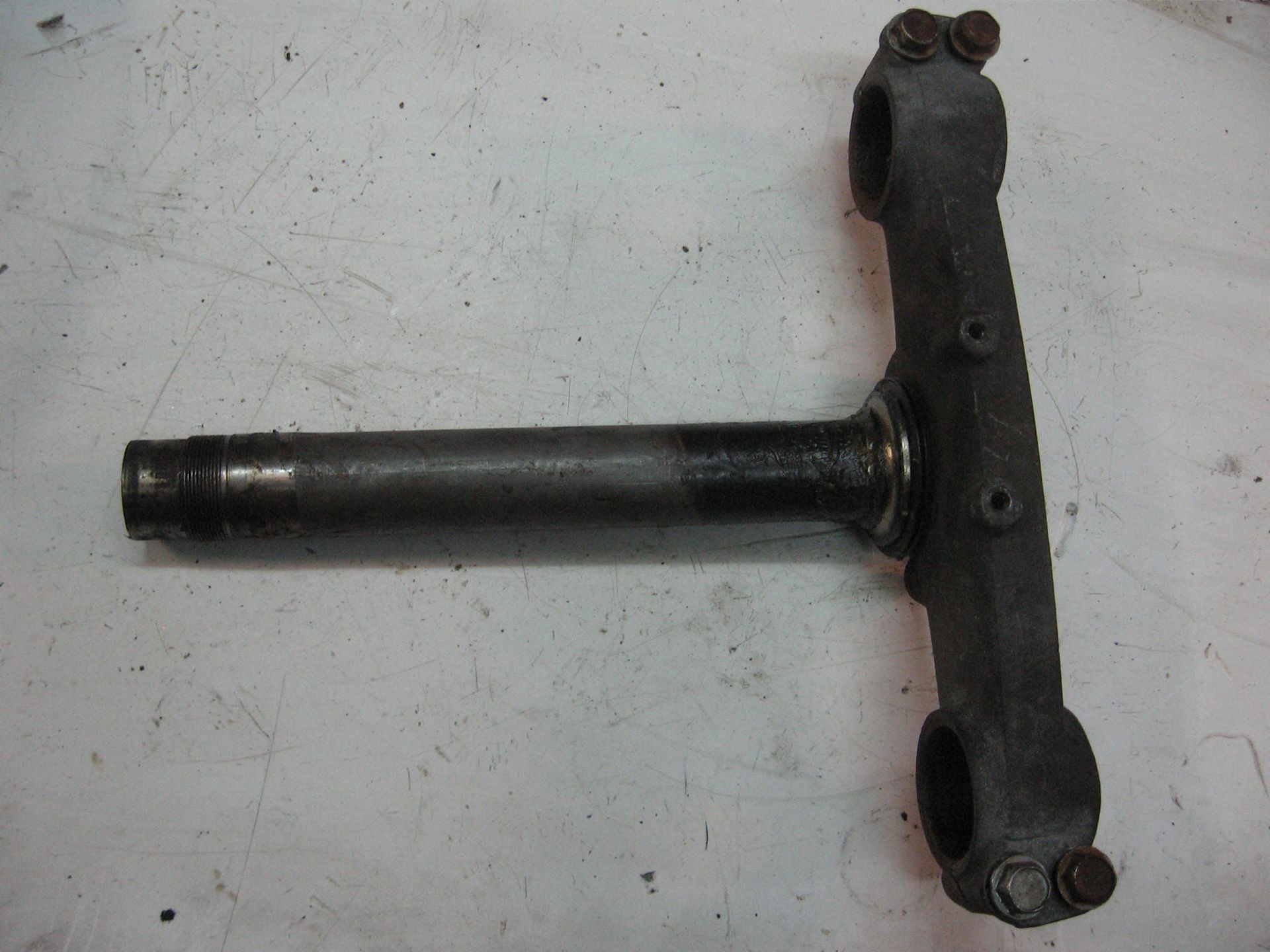 onderste balhoofdplaat // kz550 c2 ltd		44037-1013