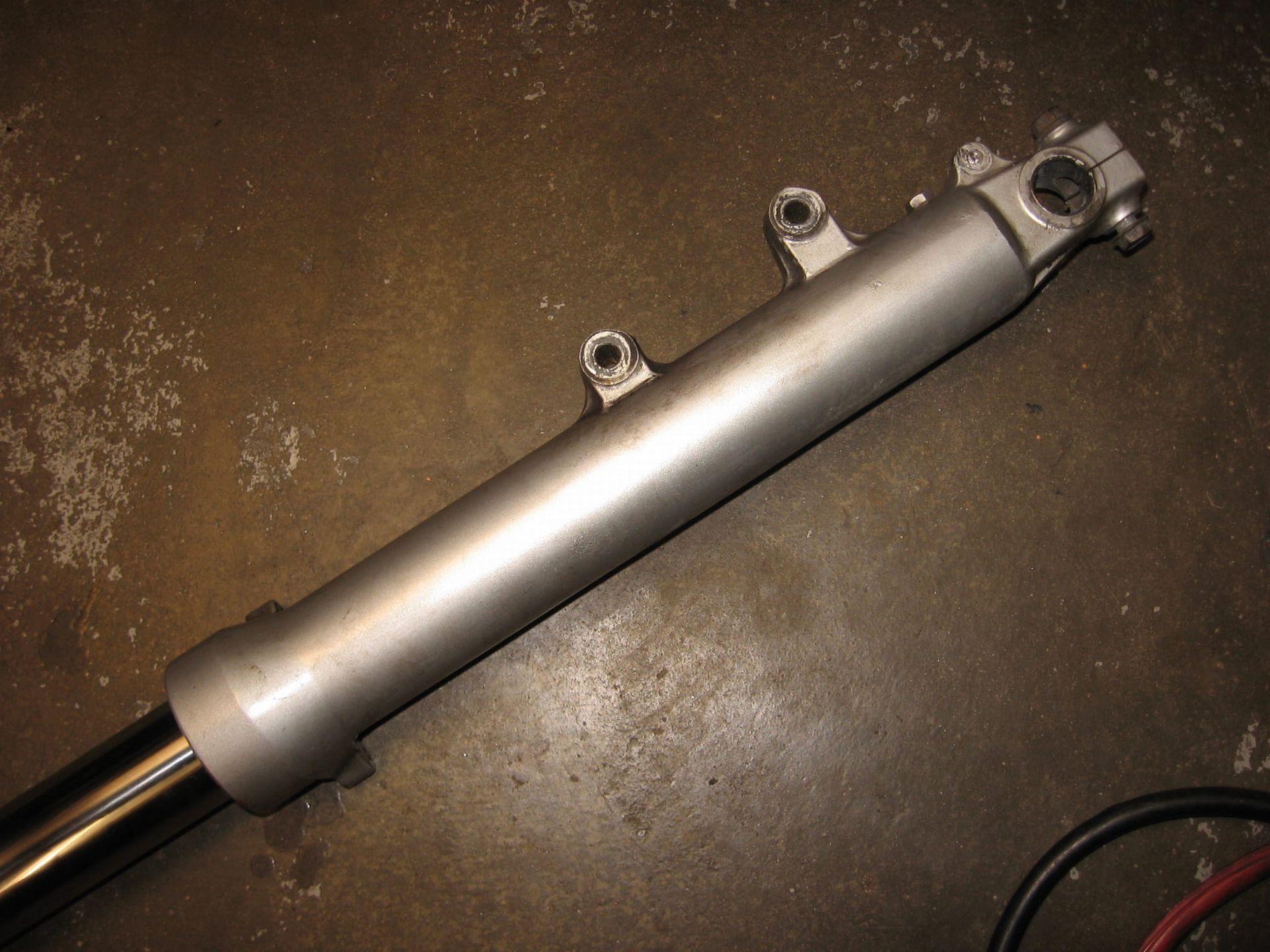 voorpoot links	Gsx600f 88-96	51104-19c10-13L