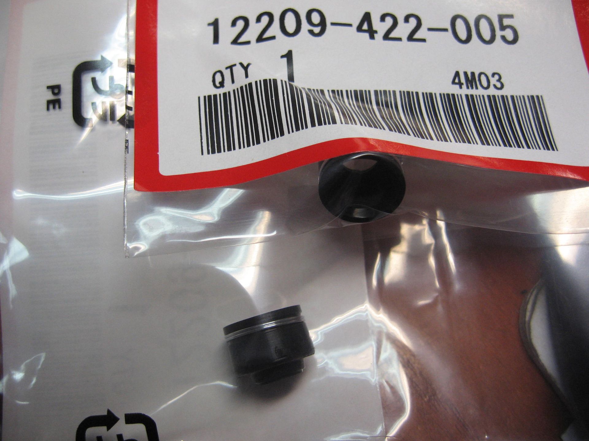 4x Klepseal // vf700 1984-87 ,cb750 1979-82 ,GL1500 1988-2003		oem		12209-422-005