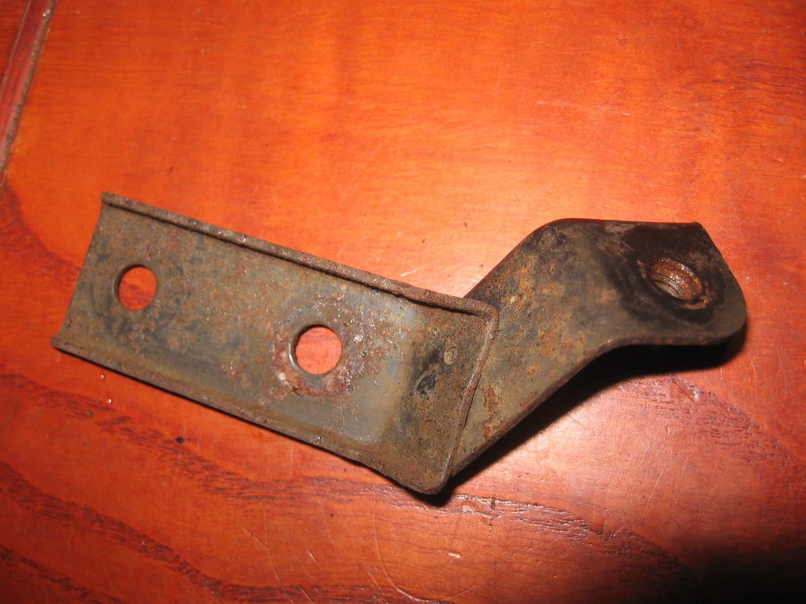 beugel bevestiging kuipdeel rechtsvoor	Gsx600f 1988-97 , gsx750f 1989-97	94560-19c00
