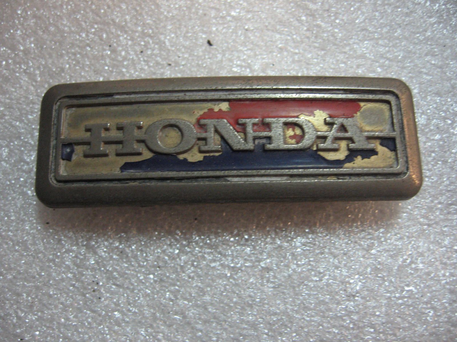 embleem honda op kuipdeel achter	Vf750s 82-83 vf700s1984-85	87129-mb0-670	87129-mb0-910 , 87129-MB0-000