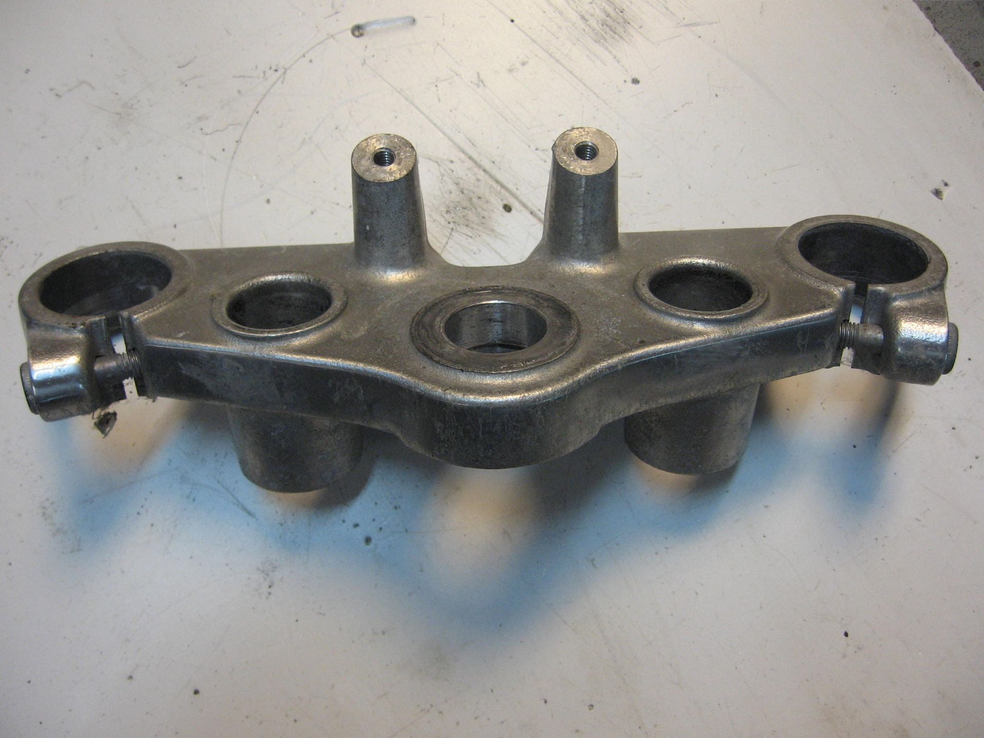 bovenste balhoofd plaat / top bridge/ -- Cmx250c 1985-2012		53230-kr3-000