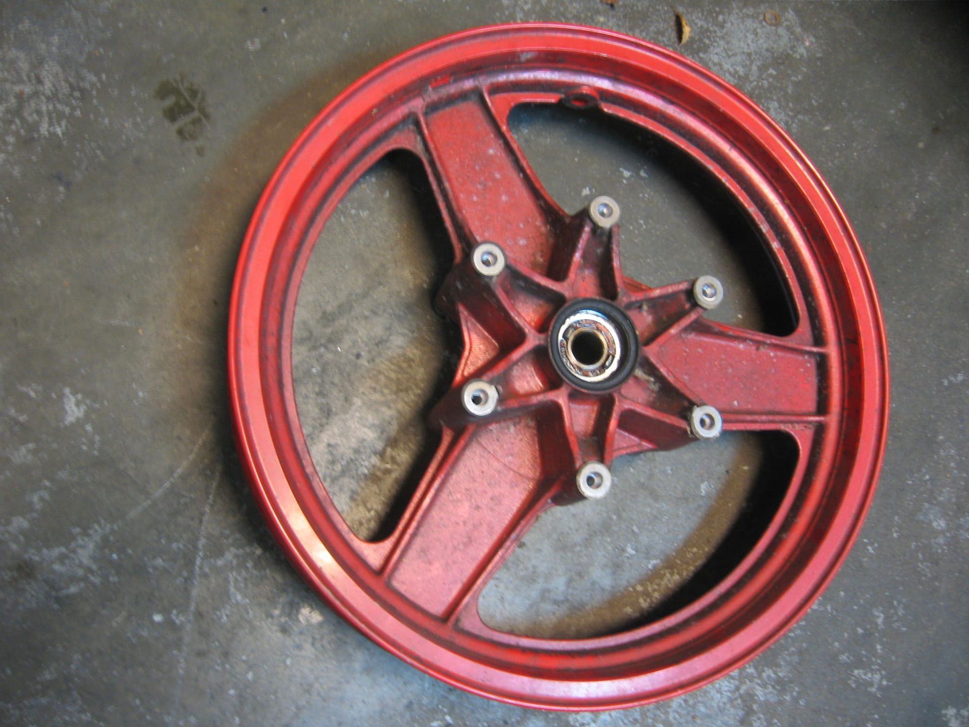 voorwiel rood ,MT2.50X16	Vfr400rg 1986 , vfr700 1986 , vfr750 1986-87	44650-ml7-305	,honda enkei