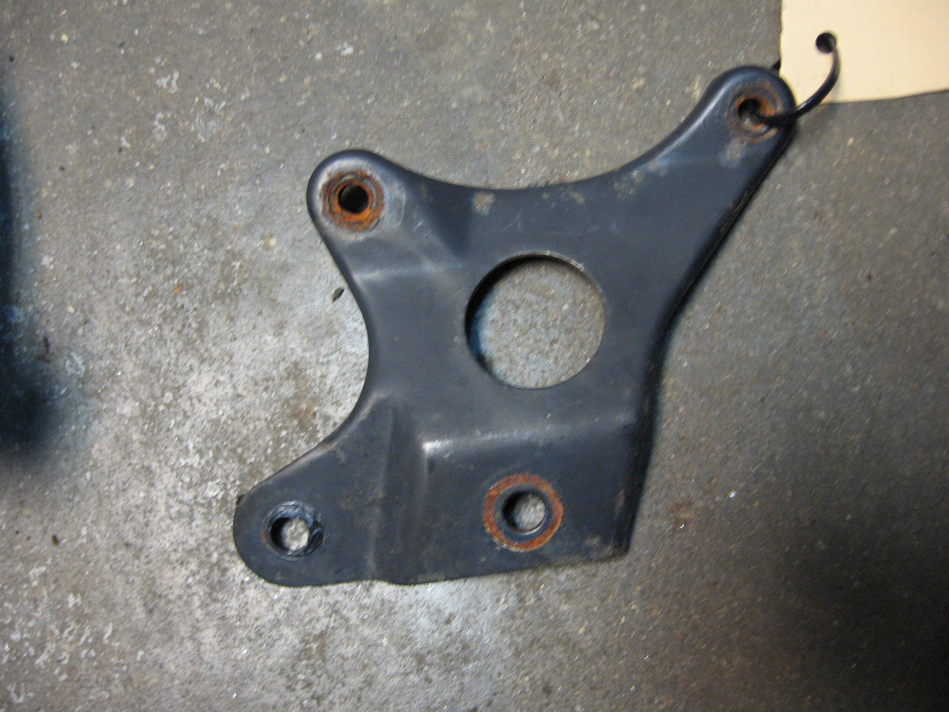 Linker beugel bevestiging passagierssteun 	Gsx600f 1988-97	46230-19c01