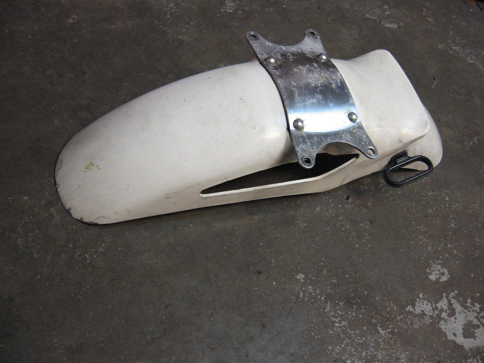 voorspatbord 	Vf500f 1984-85	61100-mf2-670