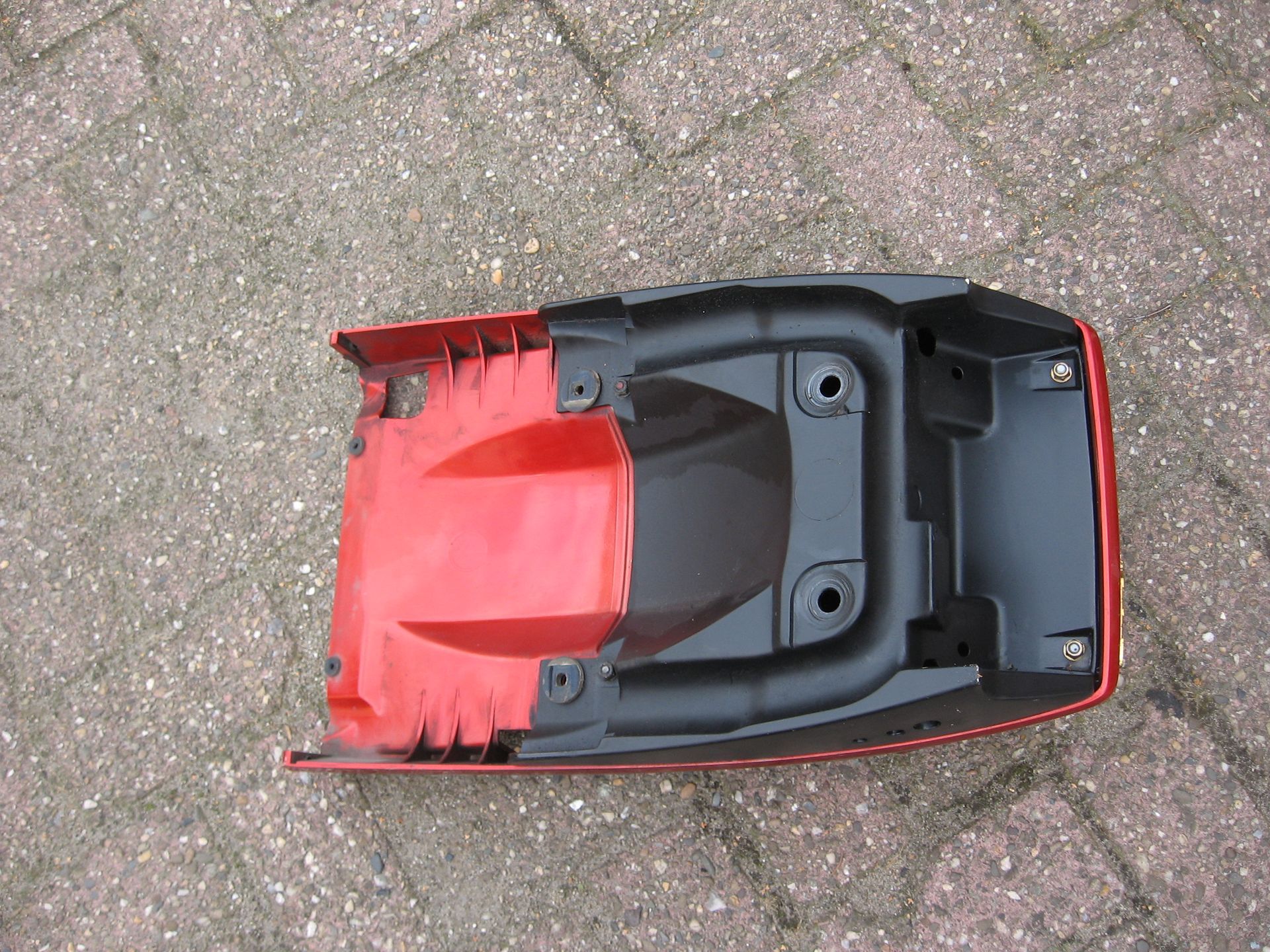 Kontje , boven en onderkant / Rood / zwart	k75 	52531456911 +52531453608