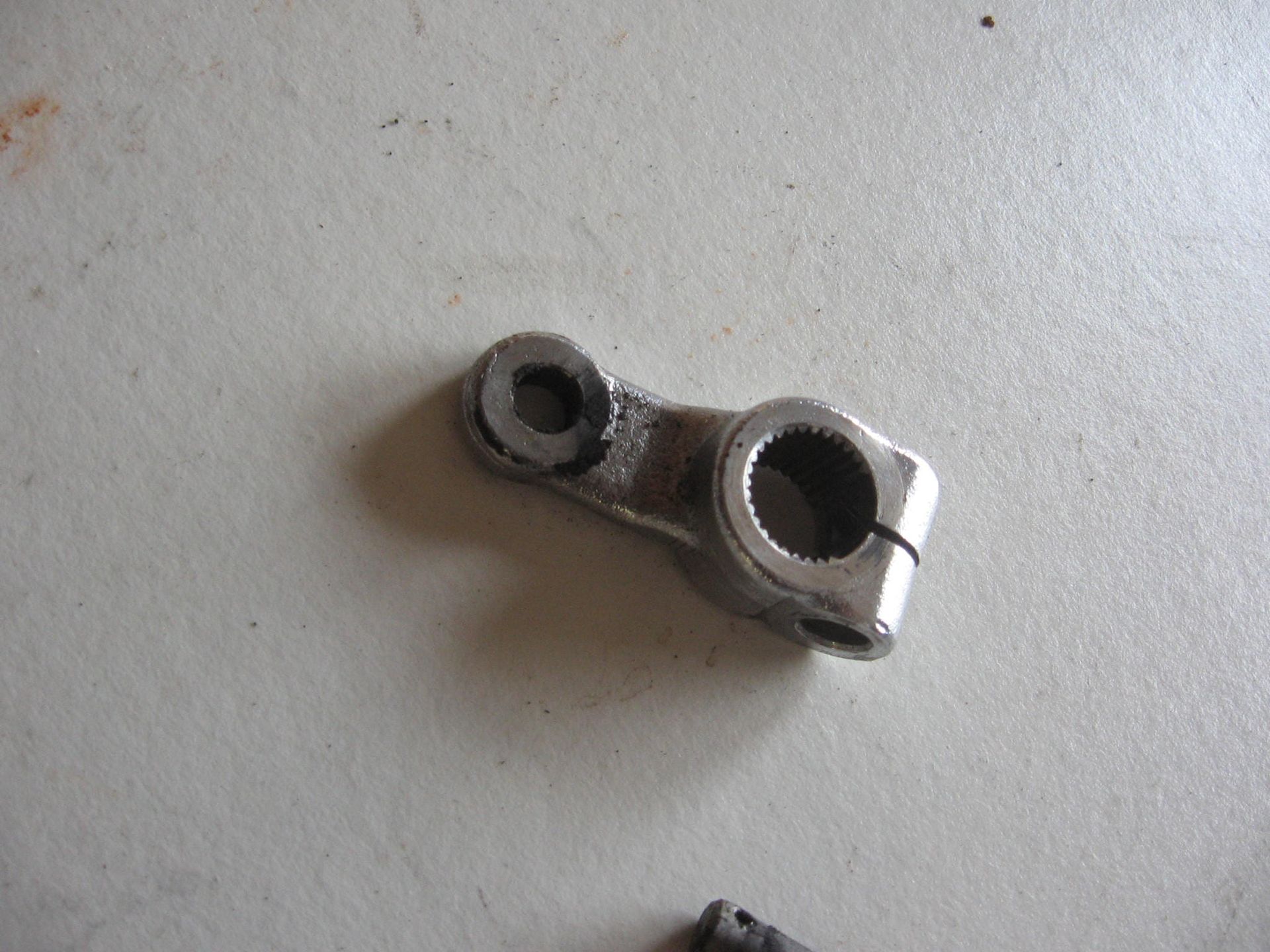 arm tussen 1e remstang en scharnierpunt  // cmx450c vt700 1986-87 vt800 1988		46520-mk7-000