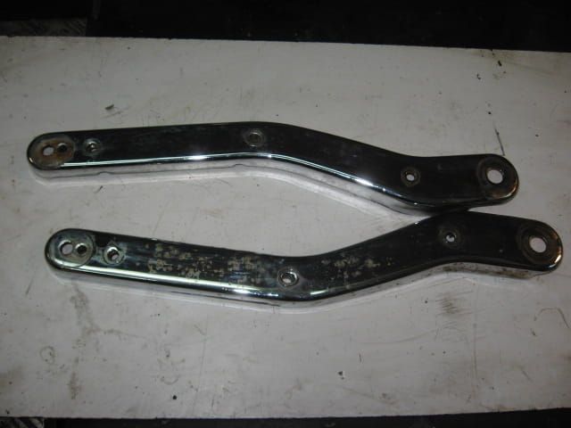 fenderstruts  spatbord steunen /binnenzijde roestig ,chroom begint te roesten/ cmx450c 1986		84200-mm2-000 + 84100-mm2-000