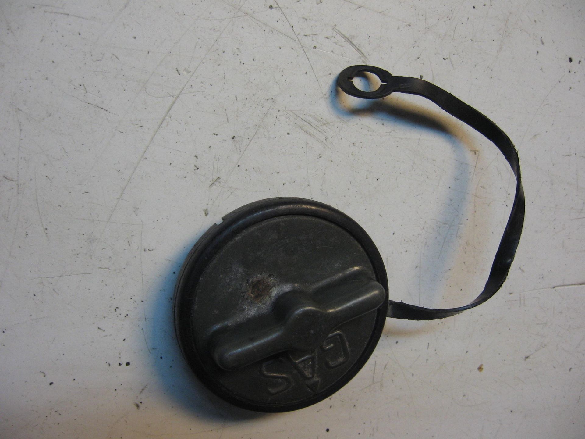 Tankdop // gl1500  1988-1990 , gl1200 1984-87 ,pc800 1990-98 		17670-mn5-741	17670-mn5-003