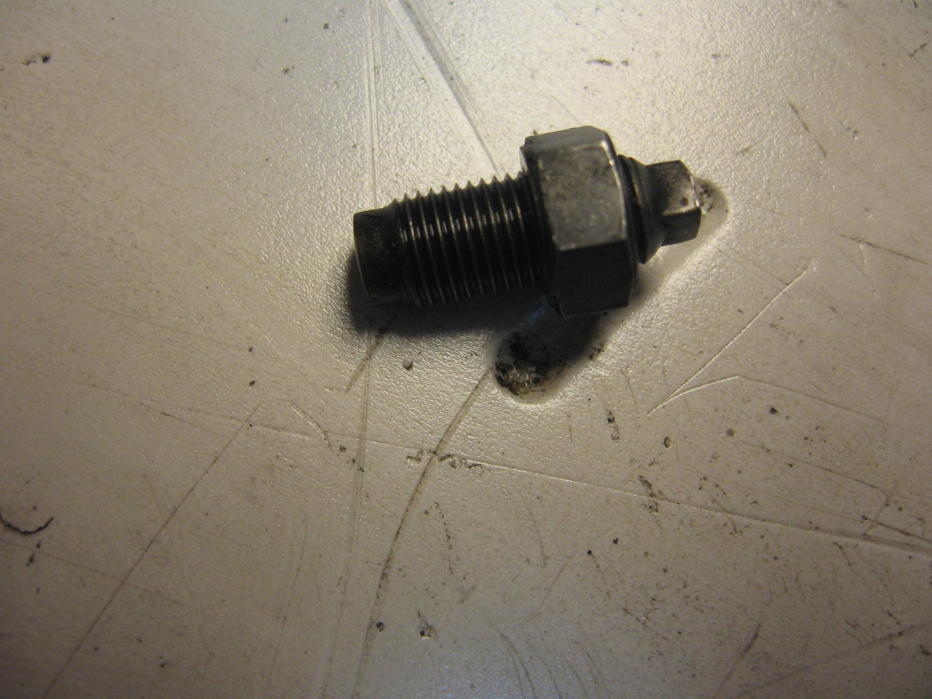 klepstelboutje met moer - xl600v 1988		90014-mf5-000 + 90206-590-000
