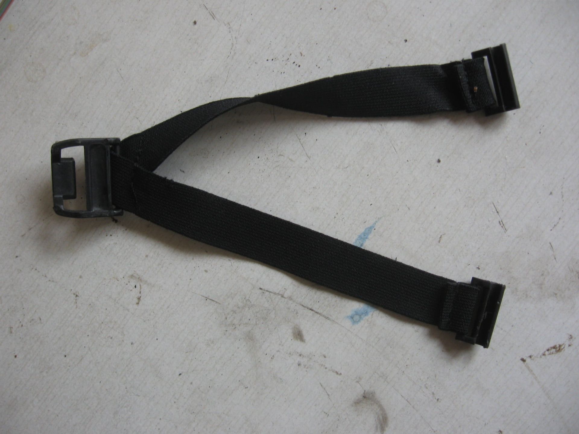 elastiek in koffer , saddle band ,	St1100 1991-2003	81343-mt3-000