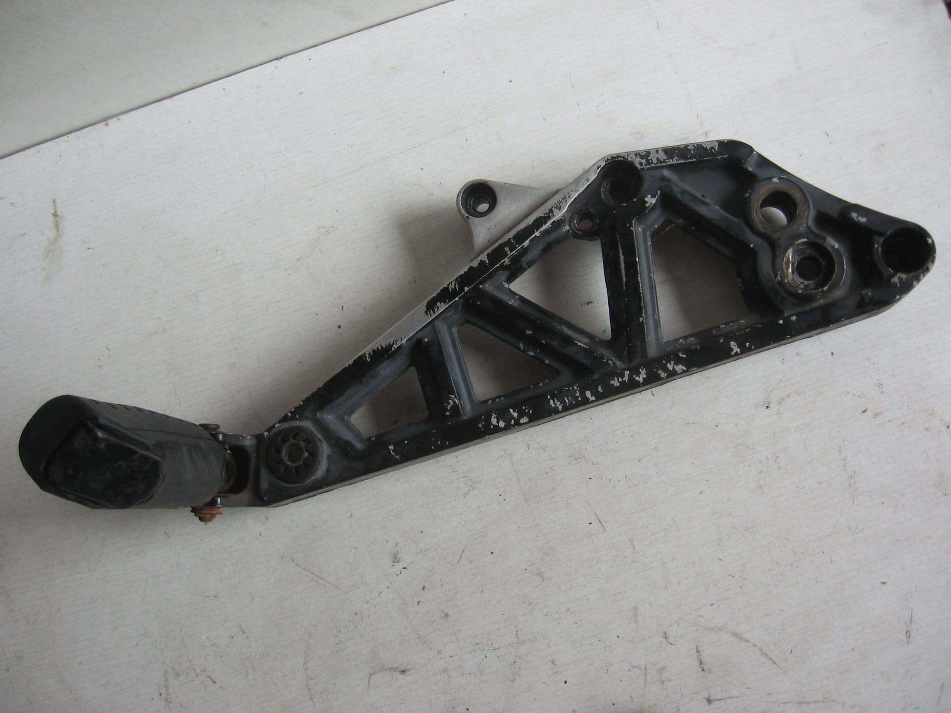 Voetsteunhouder rechts	Vf500f 1984-86	50600-mf2-000