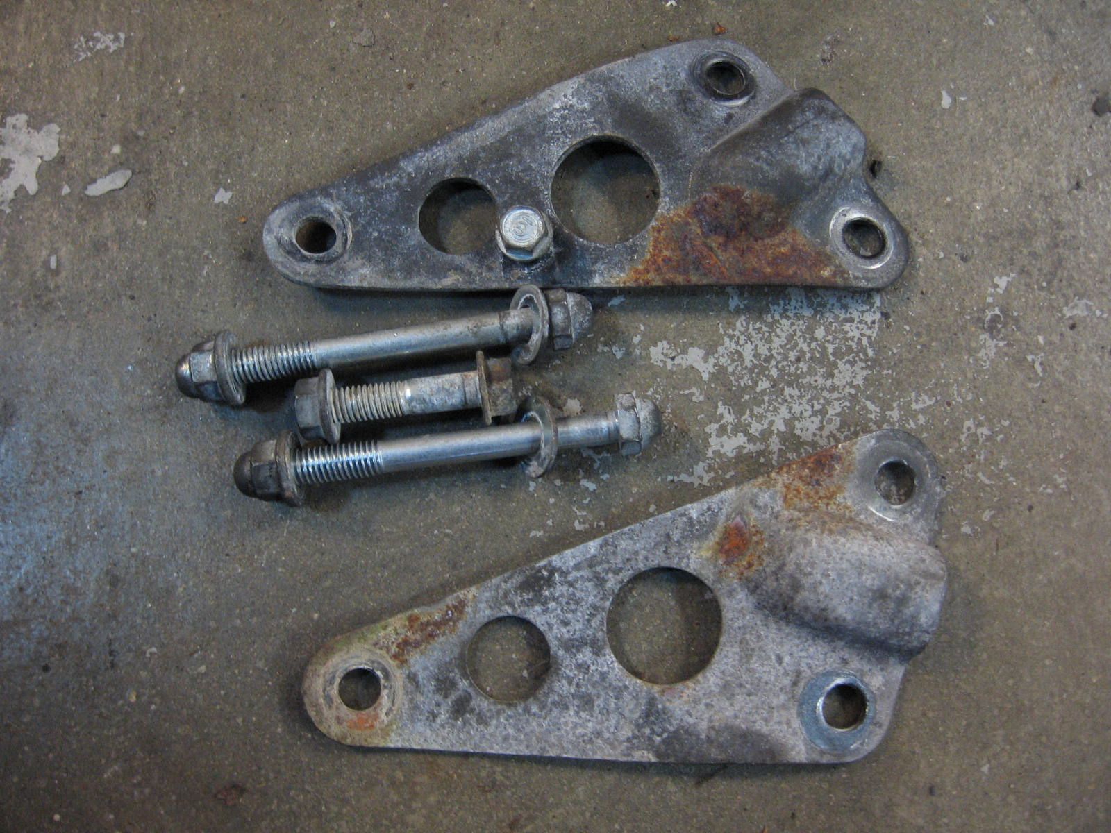 blokbevestigings schetsplaat rechts en links	cb250 R 1991-2007	50353-kbg-000 + 50354-kb4-000