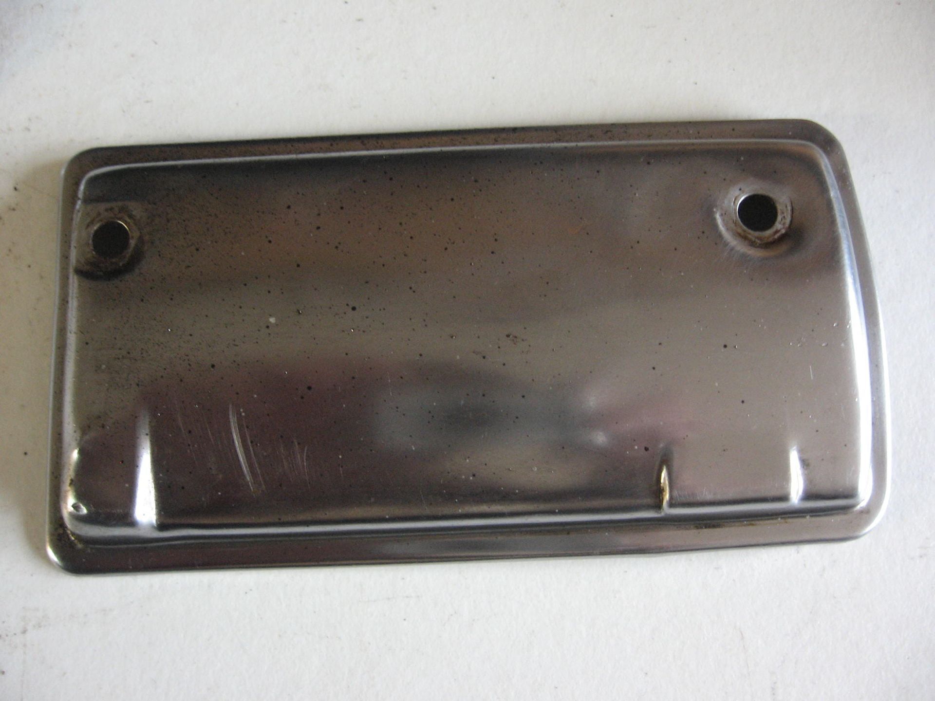 Kapje ,blokdeksel startmotor //  cb550f cb500 cb550k		31280-323-000	, 2 kleine deukjes