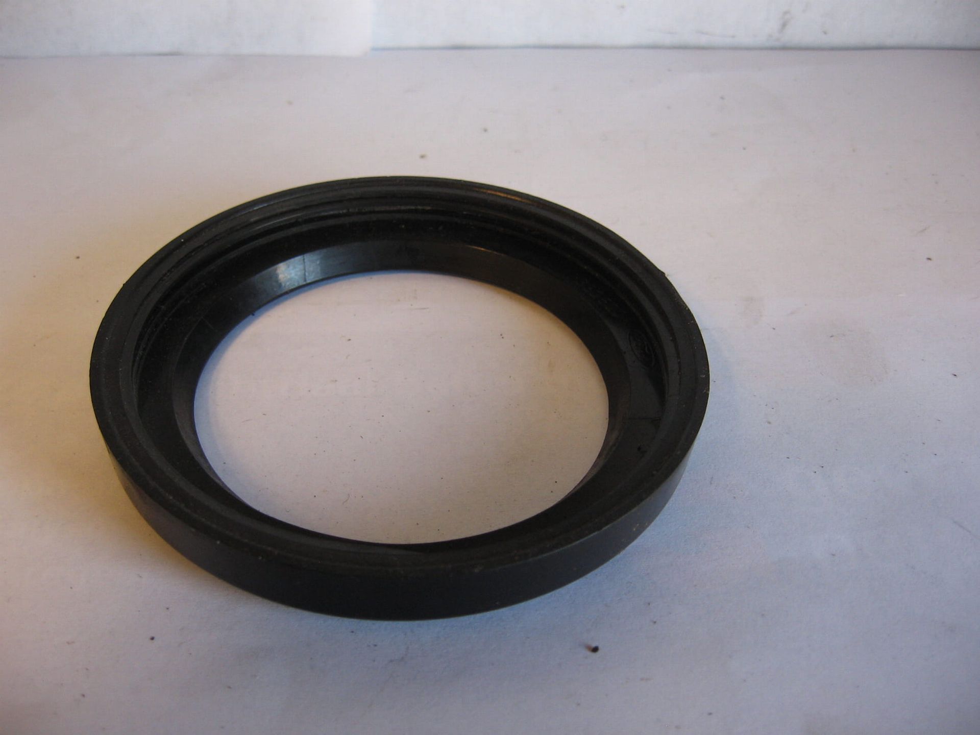 ring luchtdoorlaat kuip ,  	r100rt  r80rt	46631238852