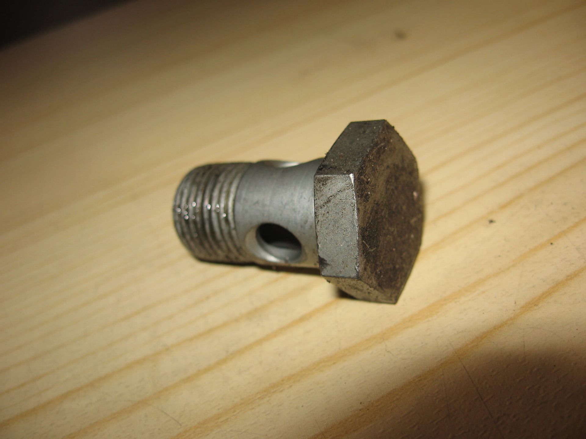 banjobout olieleiding achterblok ,m16	F650cs 01-05 f650gs 99-08 r1200c , 07119900927