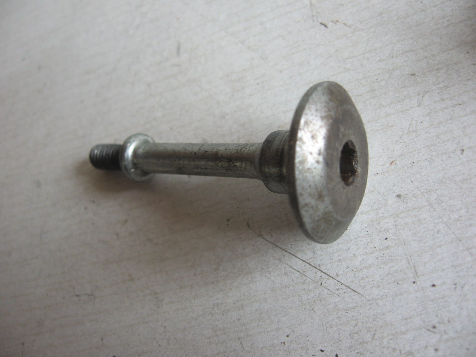 klepdekselbout lang (achter ) 6x58	Vf1000f 1984-86  	90017-mb6-004