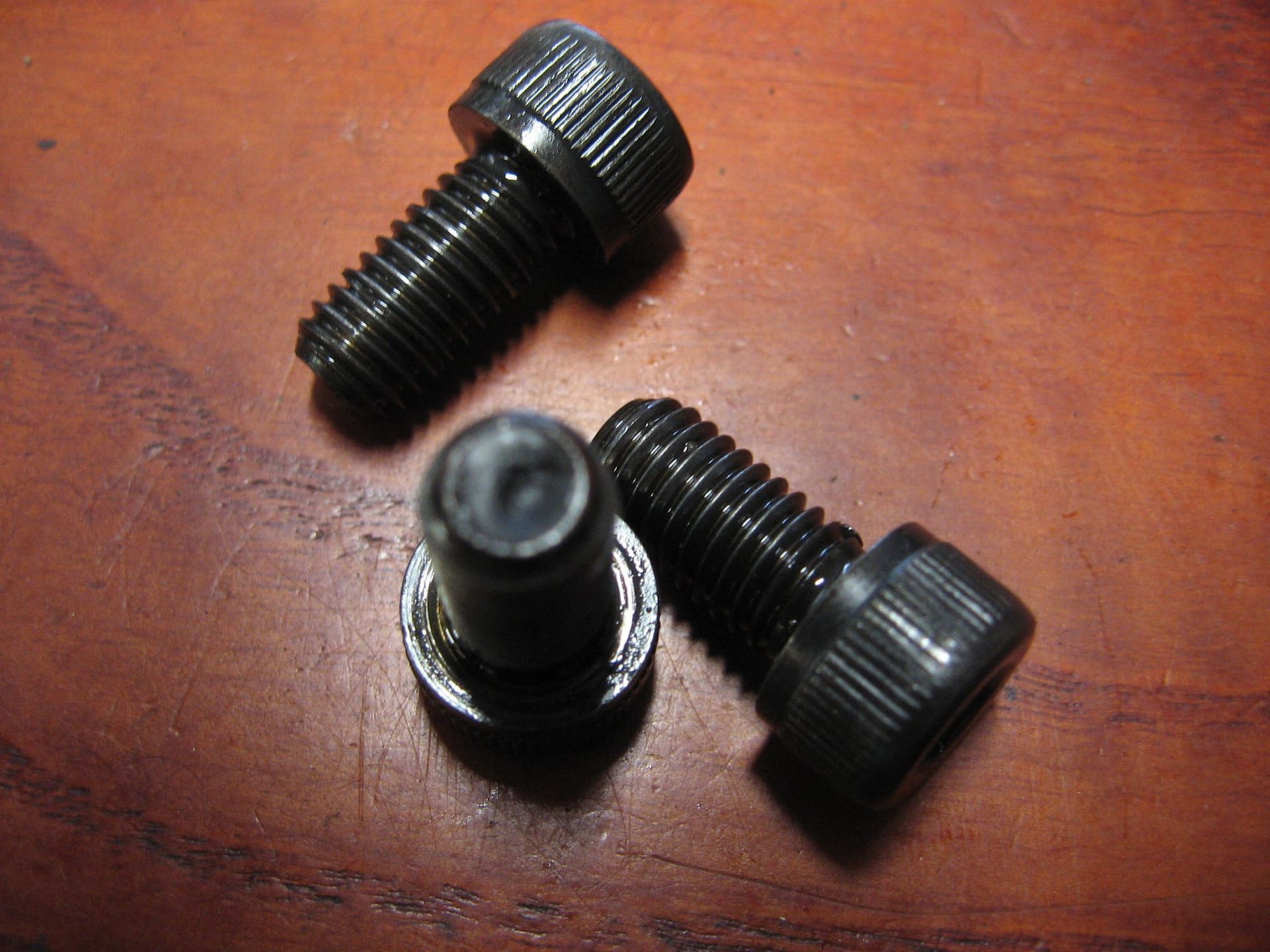 3x imbutbout zwart m8x24		07130-08163