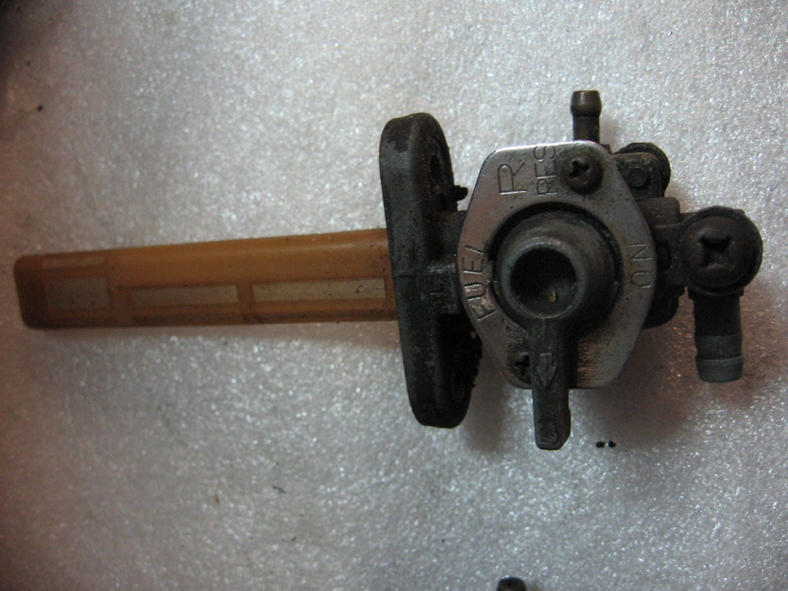 benzinekraan rechts	TR1	4x7-24510	10L-24500