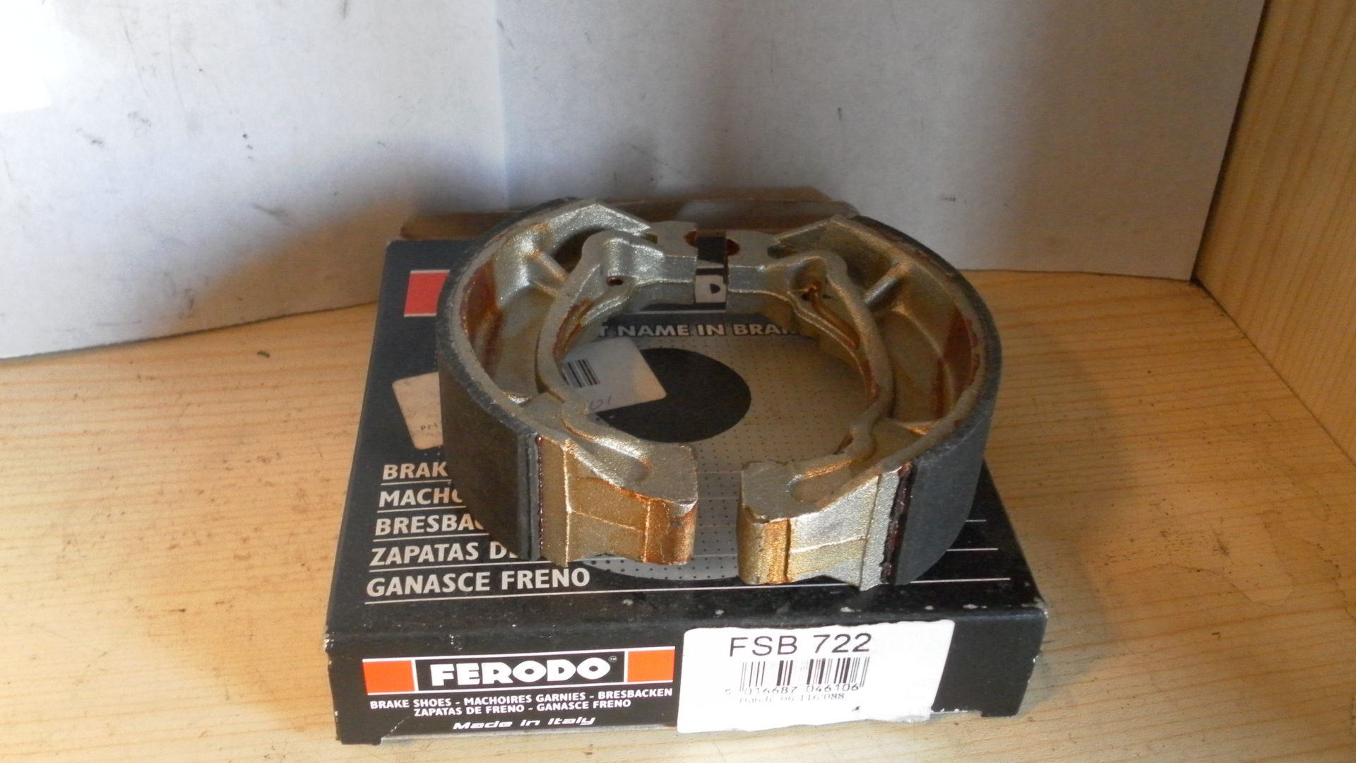 Ferodo FSB722	remschoenen  	RV125 K2-K4 2002- achter , pe250N 1979 voor,achter , pe400t 79-81 voor./ KLX110R 2002- achter