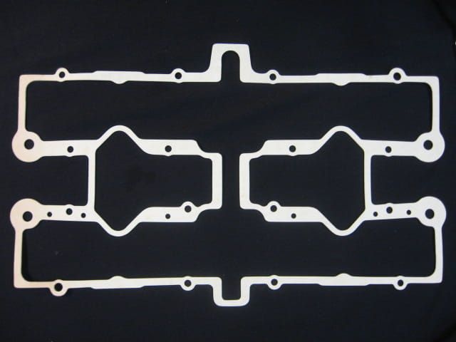 kleppendekselpakking // gs750 1980-81 gs1001982 gs1100 1980-81	oem			11173-49206	11173-49206-h17/11173-49207-h17 , 11173-49205 ,