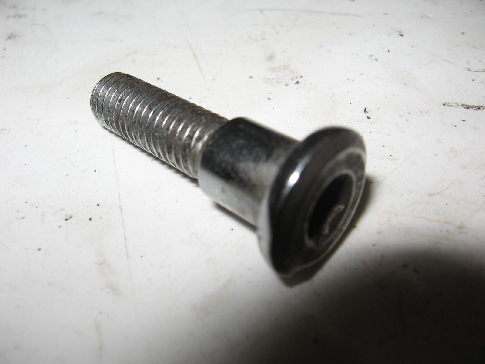 3x imbus plattekop bevesteging remschijf  M8x32 borst D 10 x L 10 mm – gsx1100 f 1988-94	Gsx600f 88-06 , gsx750f 89-06	09106-08062	09106-08082 , 09106-08148