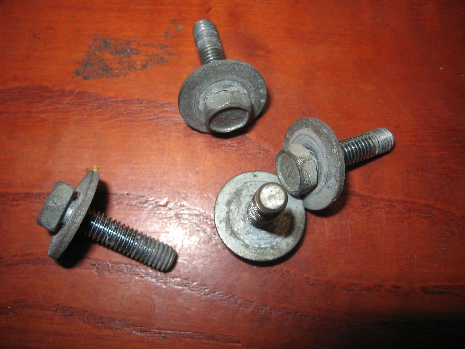 4 stuks bout met ring , koplamp , luchtfilter bevestiging gpx600 vn900 kl650 92002-1135