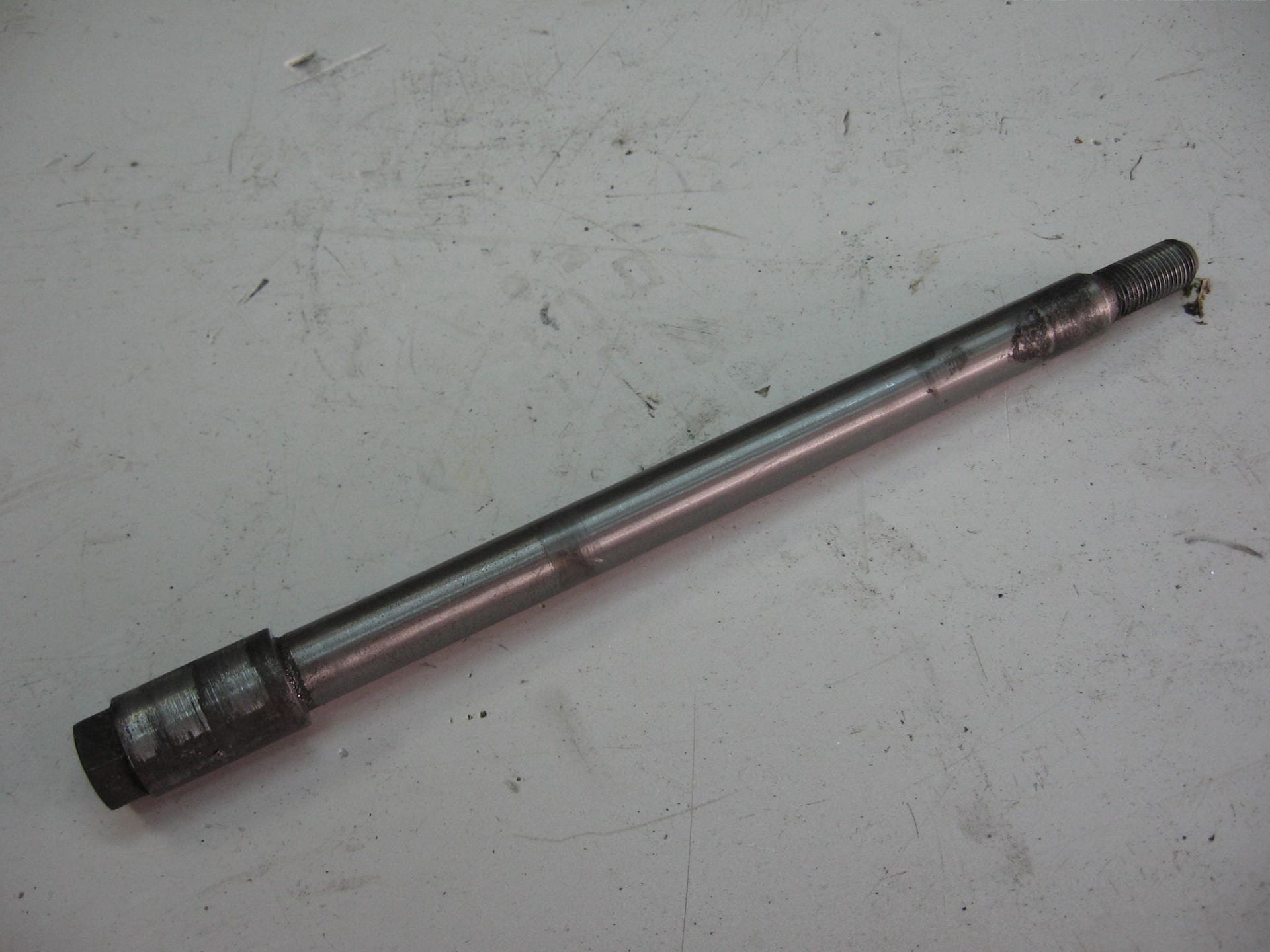voorwielas cmx450c 1986-87		44301-mm2-670