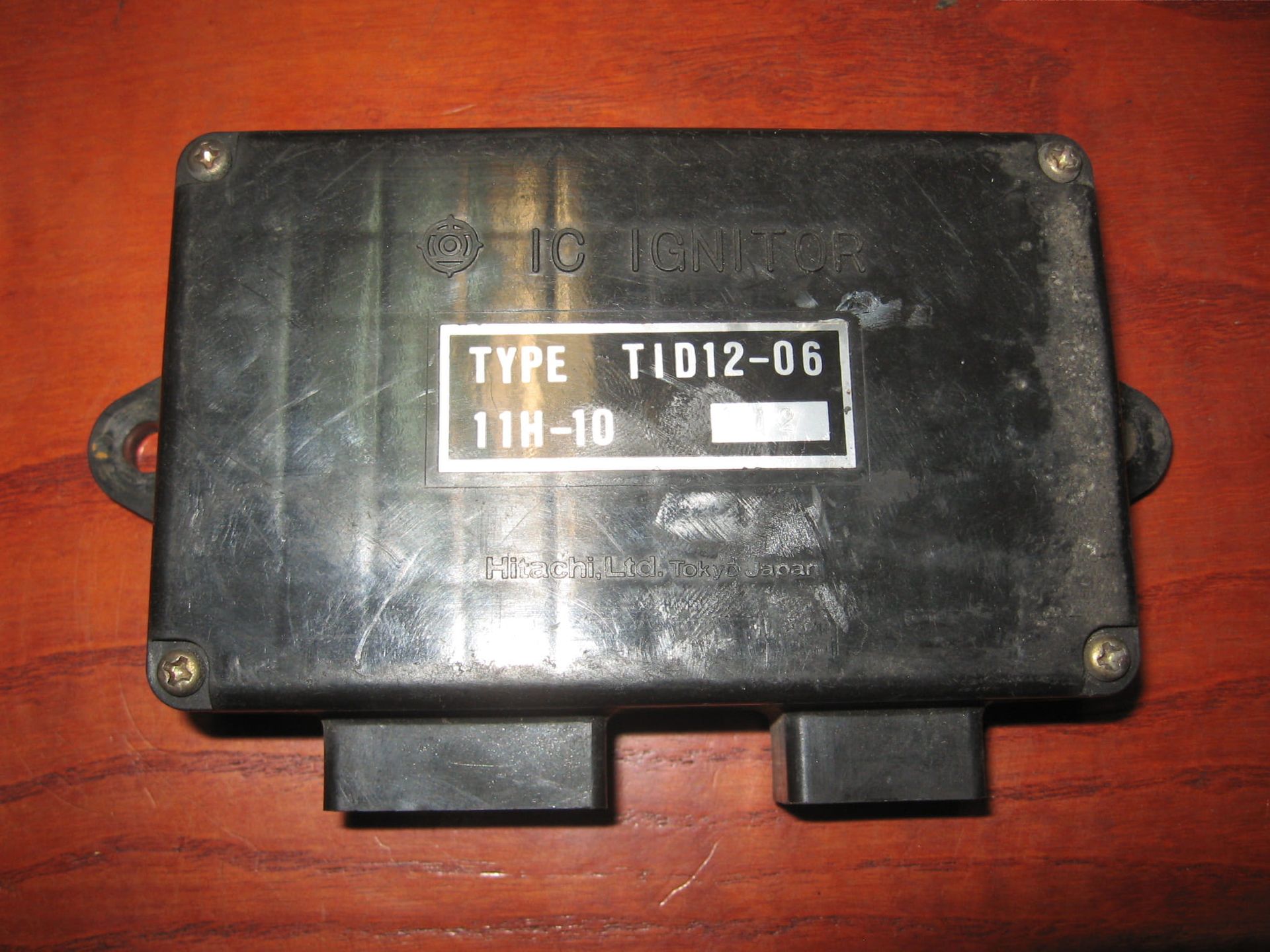 CDI , ontstekingsunit 	Xz550 1982-83	11H-82305-10