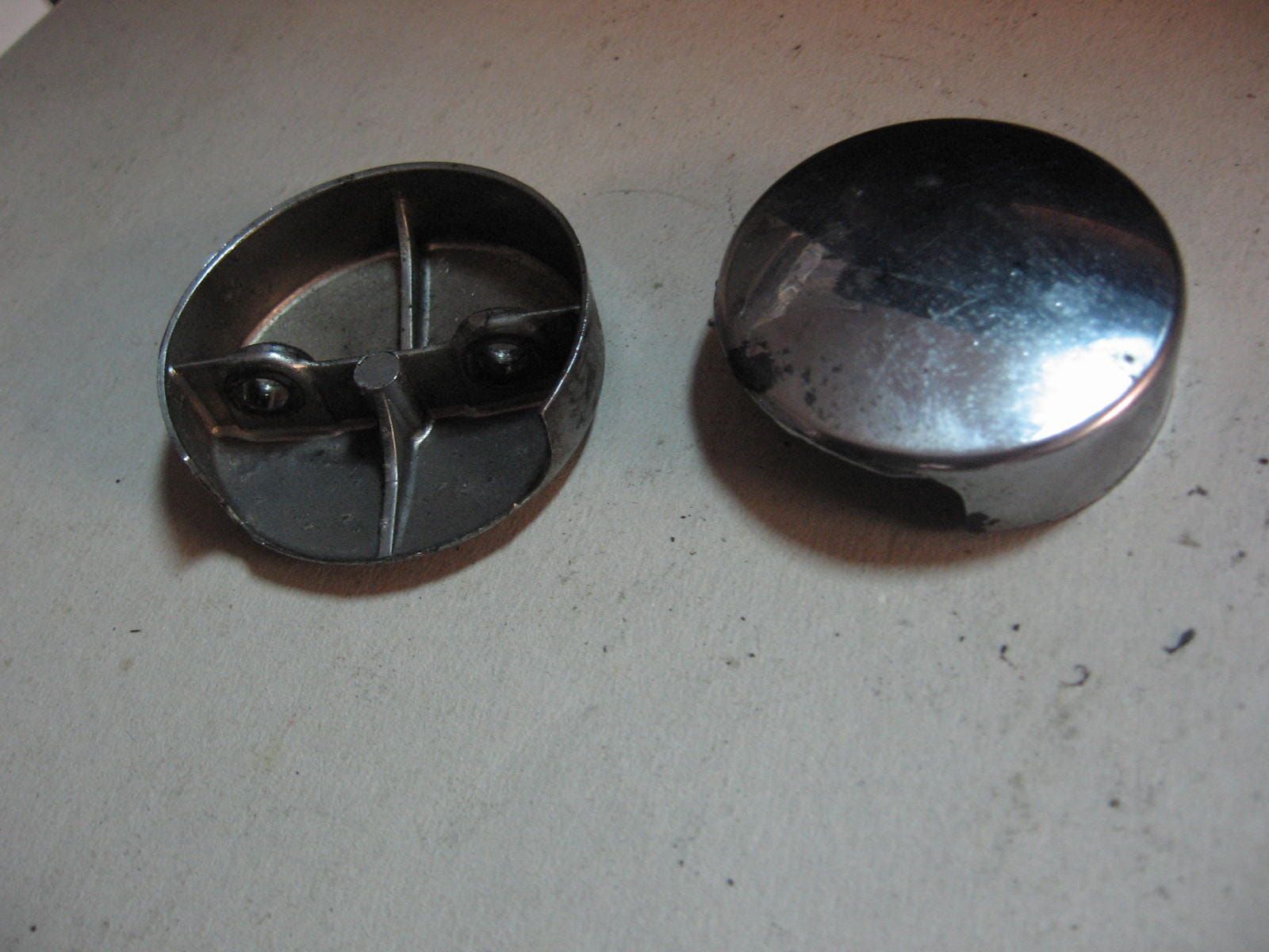 2x deksel zijkant kleppendeksel	Gs450  1980-88	11174-44110