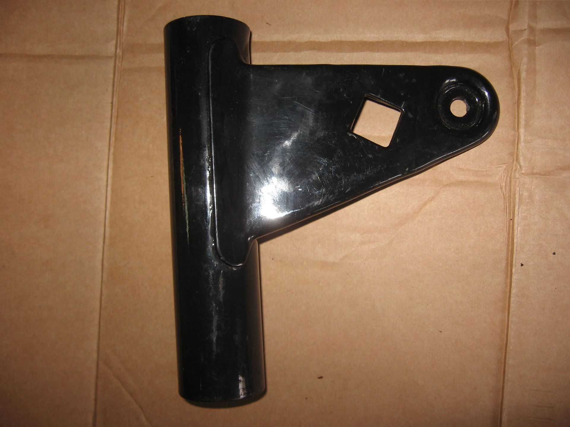 koplamphouder links // gsx400e 	gsx400e gs450e 1983	51540-33200-291	51500-33830-291