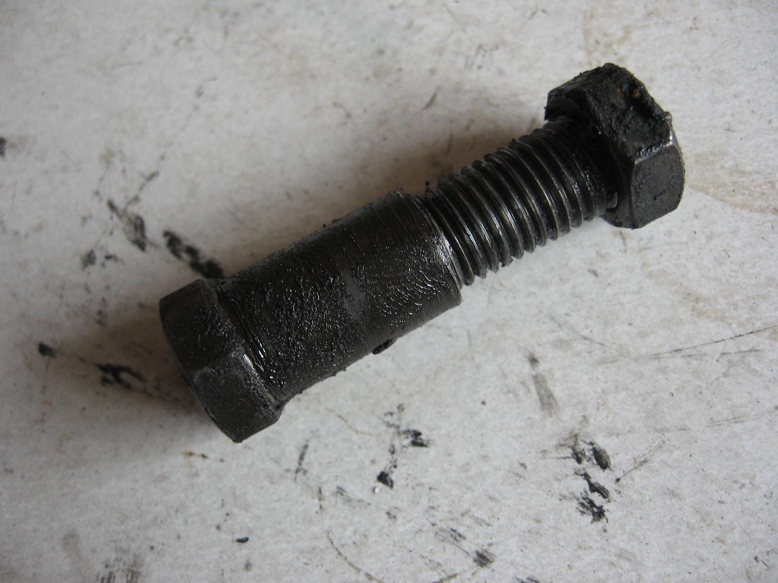 bout bevestiging zijstanddaard m10x38	Gsx600f 1988-06 , gsx750f 1989-2006 , gsx1100f 1988-1993	09111-10036