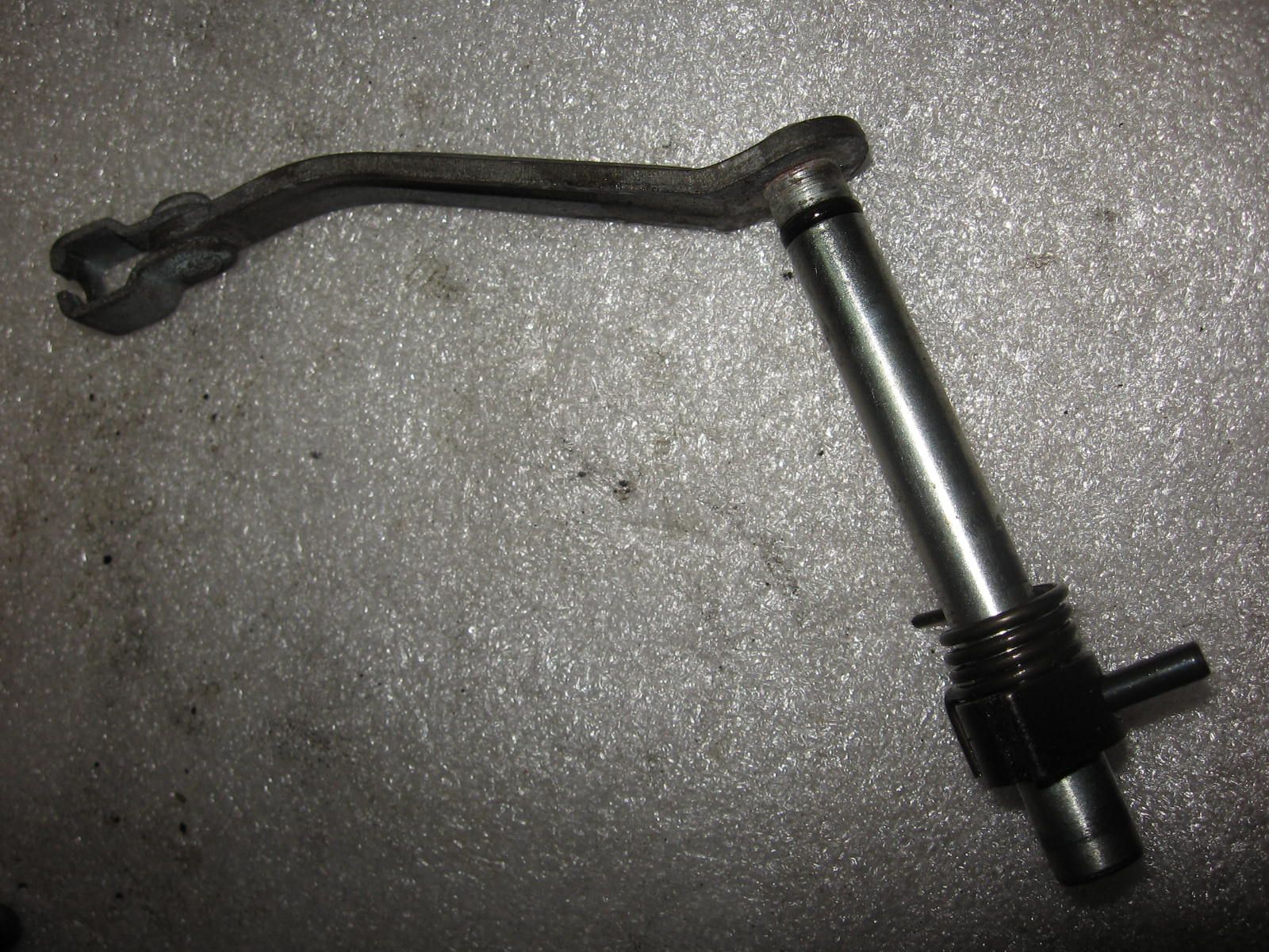 hevel bediening koppeling in blokdeksel	Cmx250c 85-86 , cm250c 82-83	22810-kb4-670