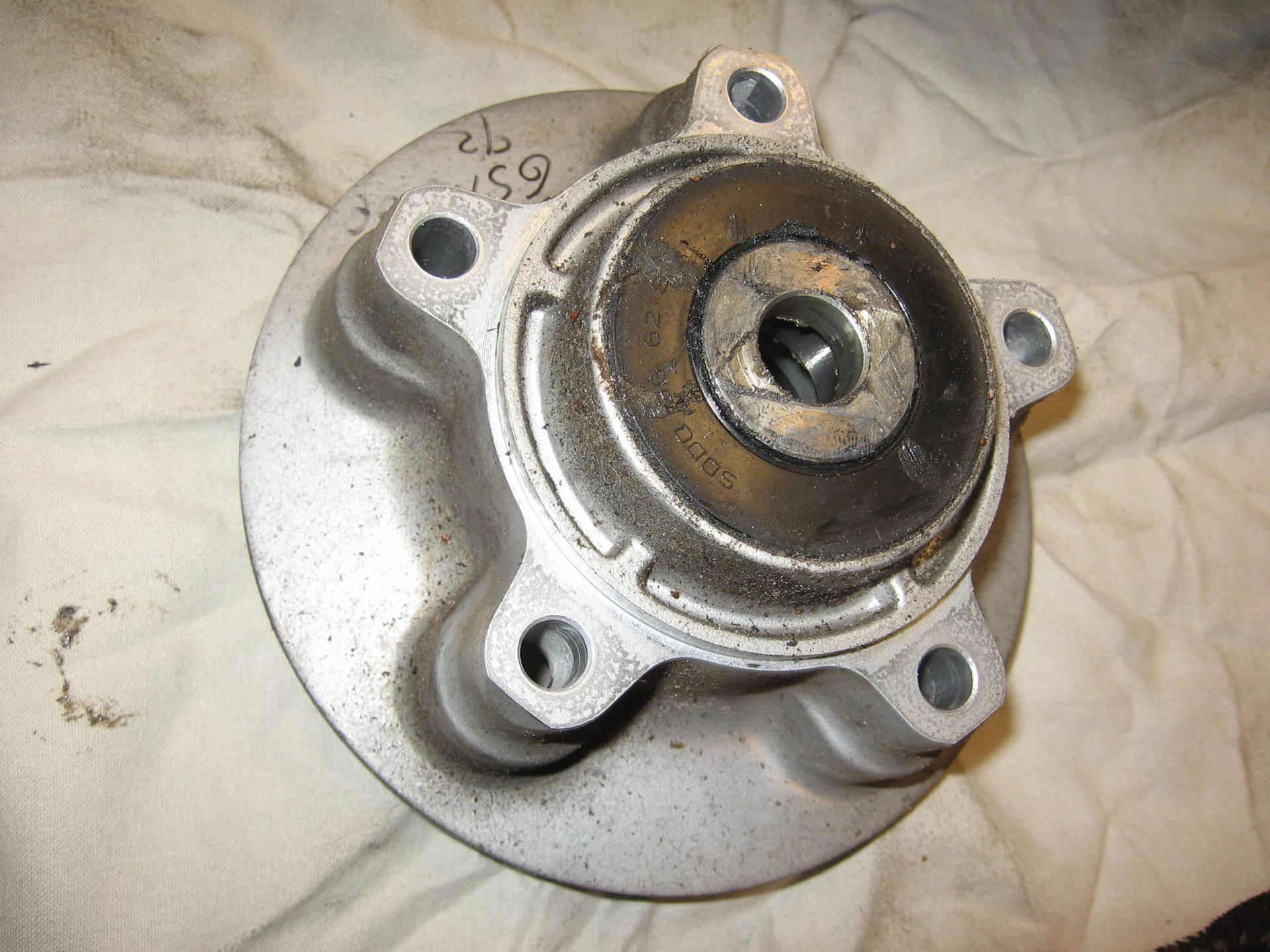 tandwielhouder met buitenbus	Gsx600f , gsx750f , -1997 	64611-17C01 ,64751-34C00