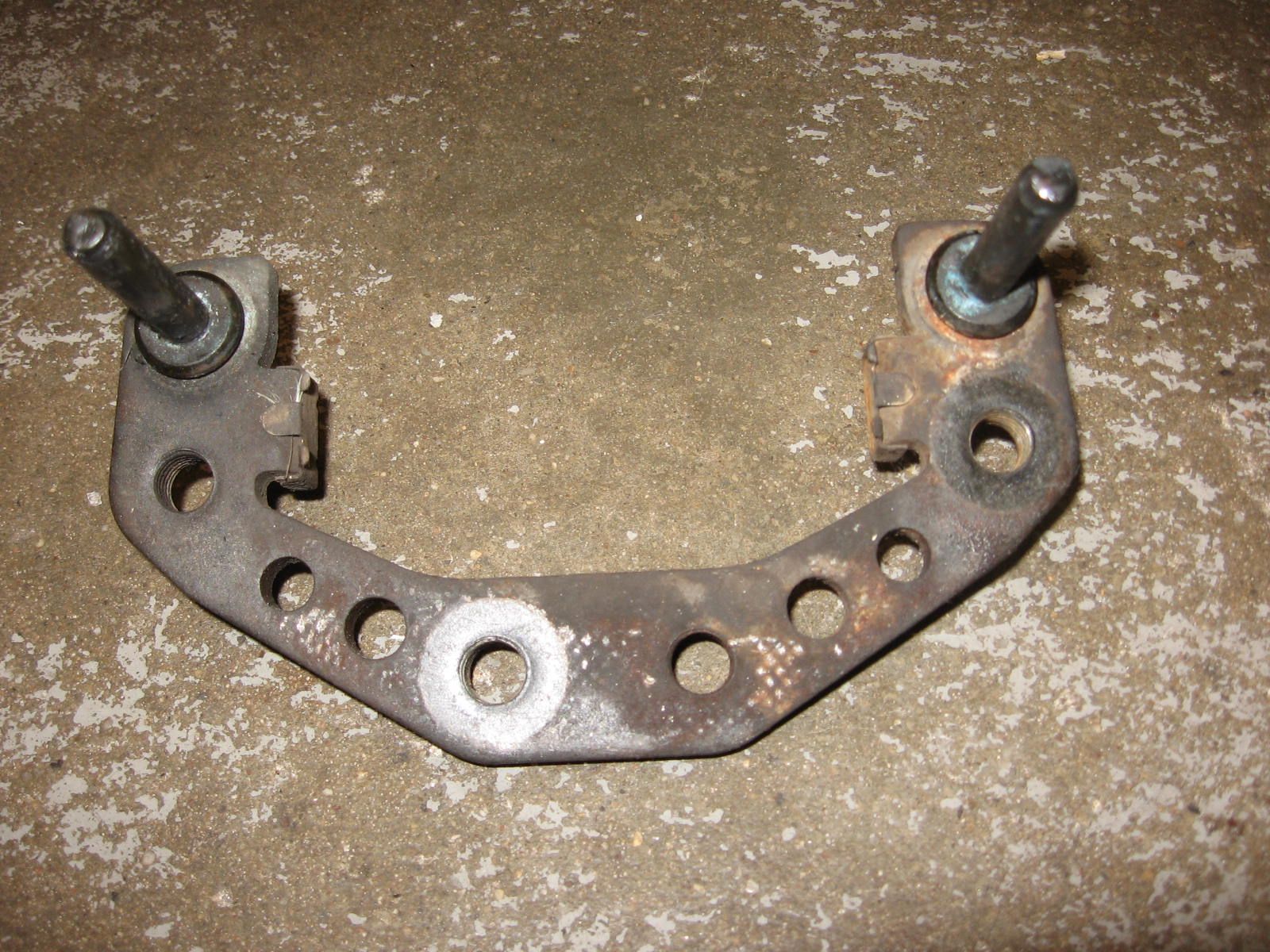 houder achterremklauw	Gpx600r 88-96 , zx10 88-90	43044-1067