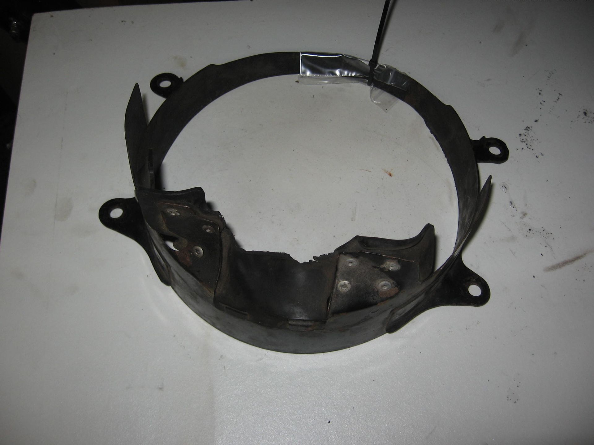 radiator shroud , beschermrand ventilator // cx500   gl500 vanaf 1980		19113-415-010