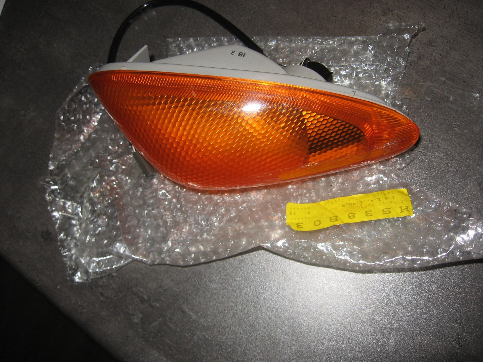 richtingaanwijzer links voor -- gsx 750F 1998-05 / gsx 600 F 1998-05	oem	suzuki		35602-08F00