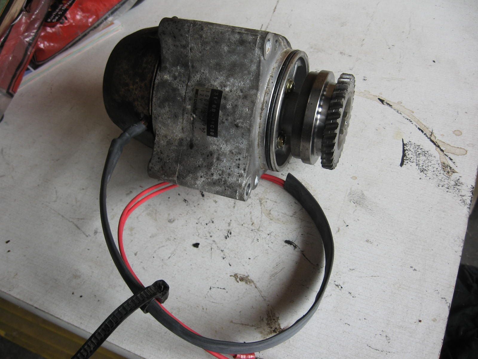 dynamo  	Gsx600f 1994	gsx1100f 1988-93,31400-19c02	31400-17c03 , 31400-17c04 , 31400-17c10		 , 31400-19c00 , kabel met stekker gerapareerd