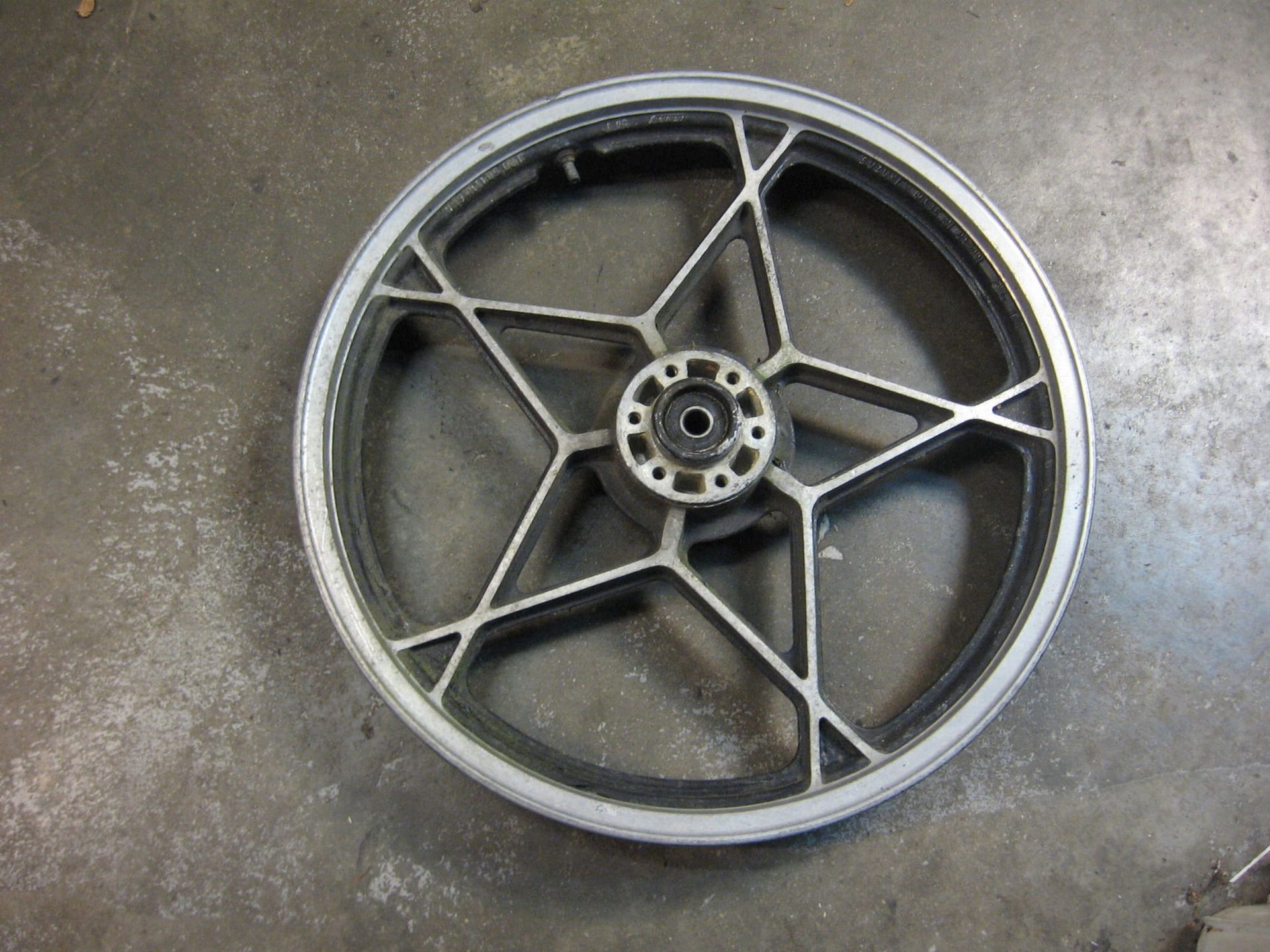 voorwiel 19x1,85 	gs1000g , Gs850g 1980 , 54111-45101	54111-45101-12U