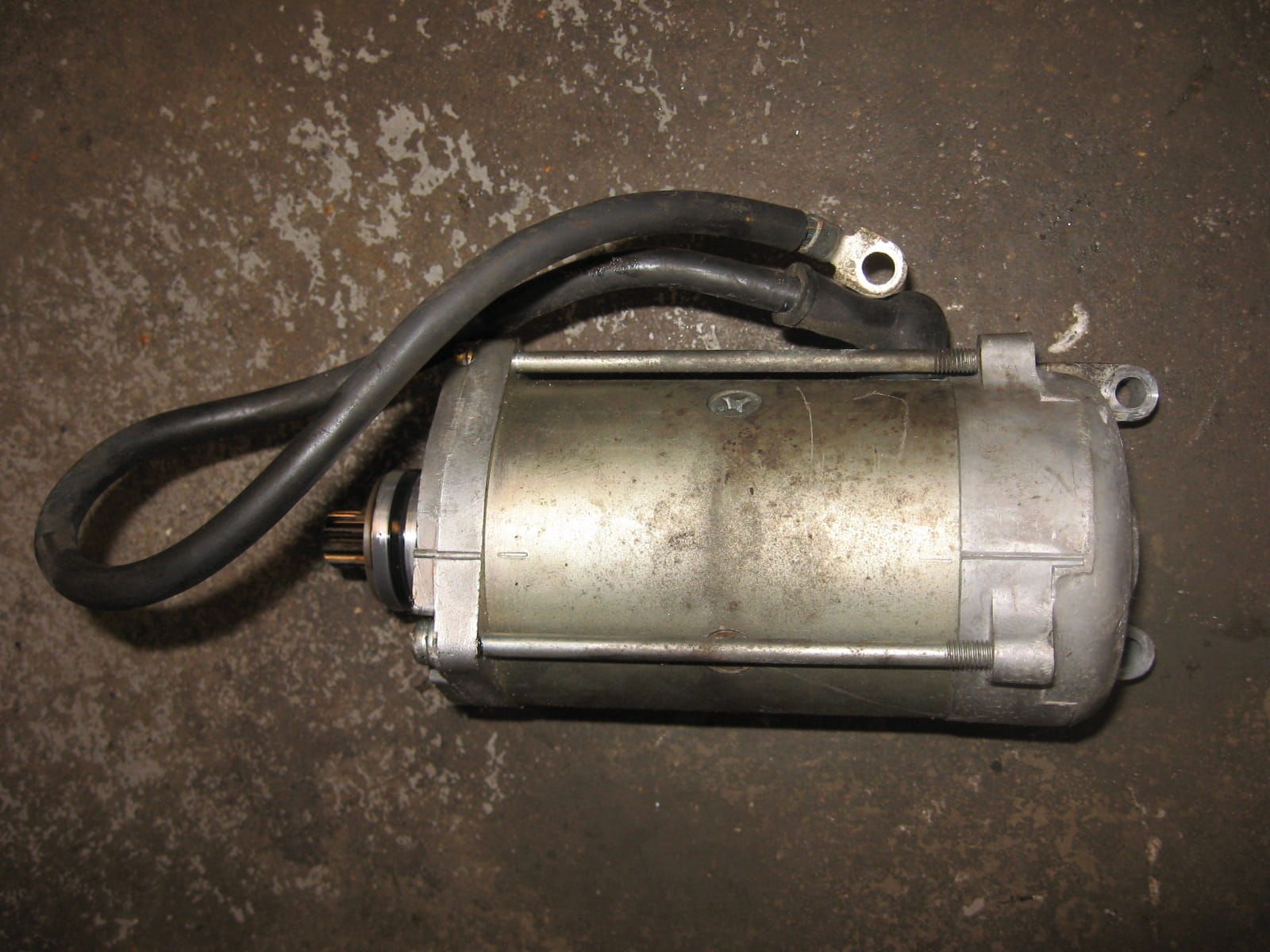 startmotor met accukabel	Cb400f , f2	31200-333-405 , 32410-333-000	31200-333-000