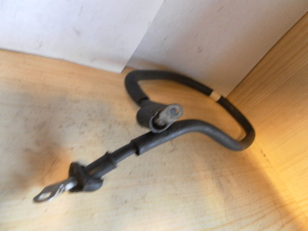kabel tussen startrelais en startmotor	Vt1100c 1985 	,32410-MG8-000		,	+/- 61cm