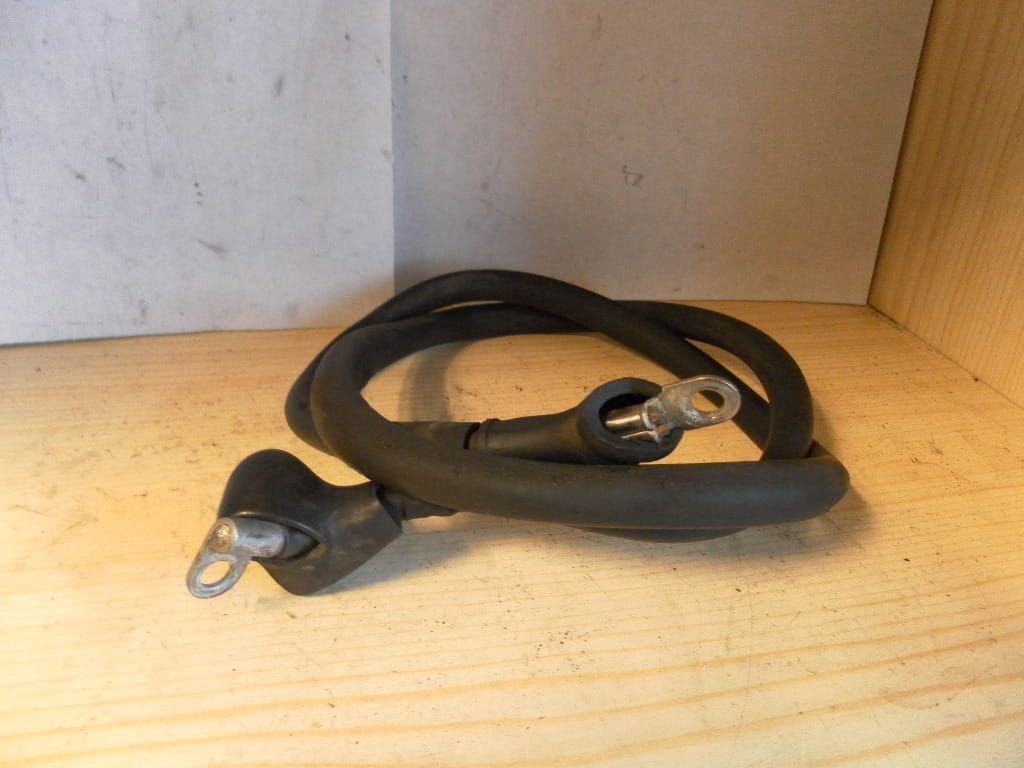 kabel tussen startrelais en startmotor	vf750s  	32402-MB0-700 		,+/- 97cm lang