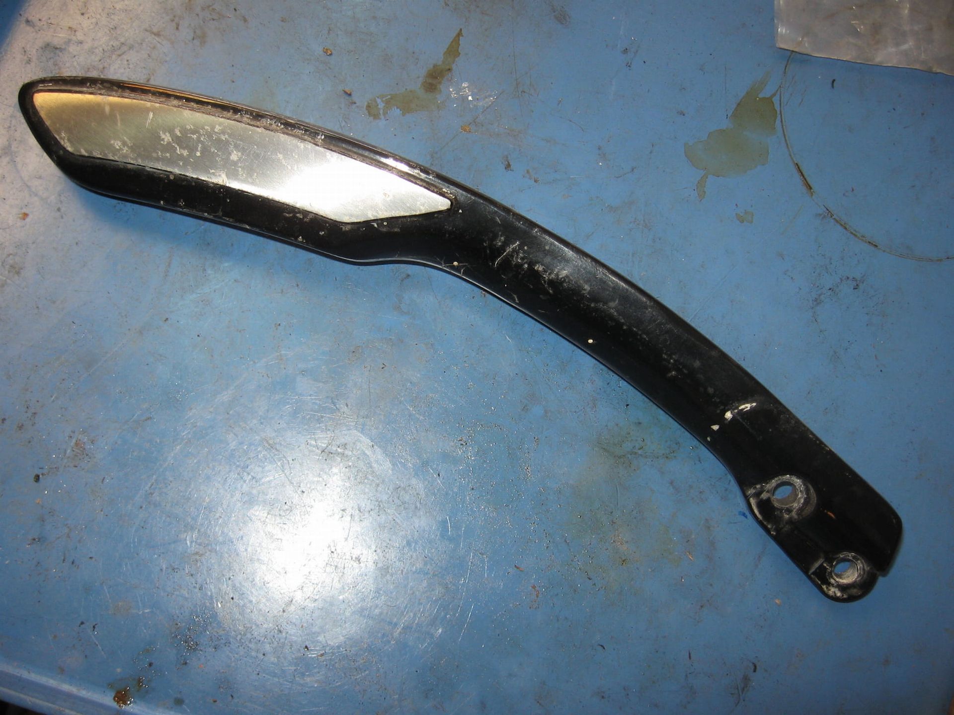 Fenderstud , spatbordbeugel links	xv700 xv750 86-97, xv1100 86-88	1rm-2164H-00