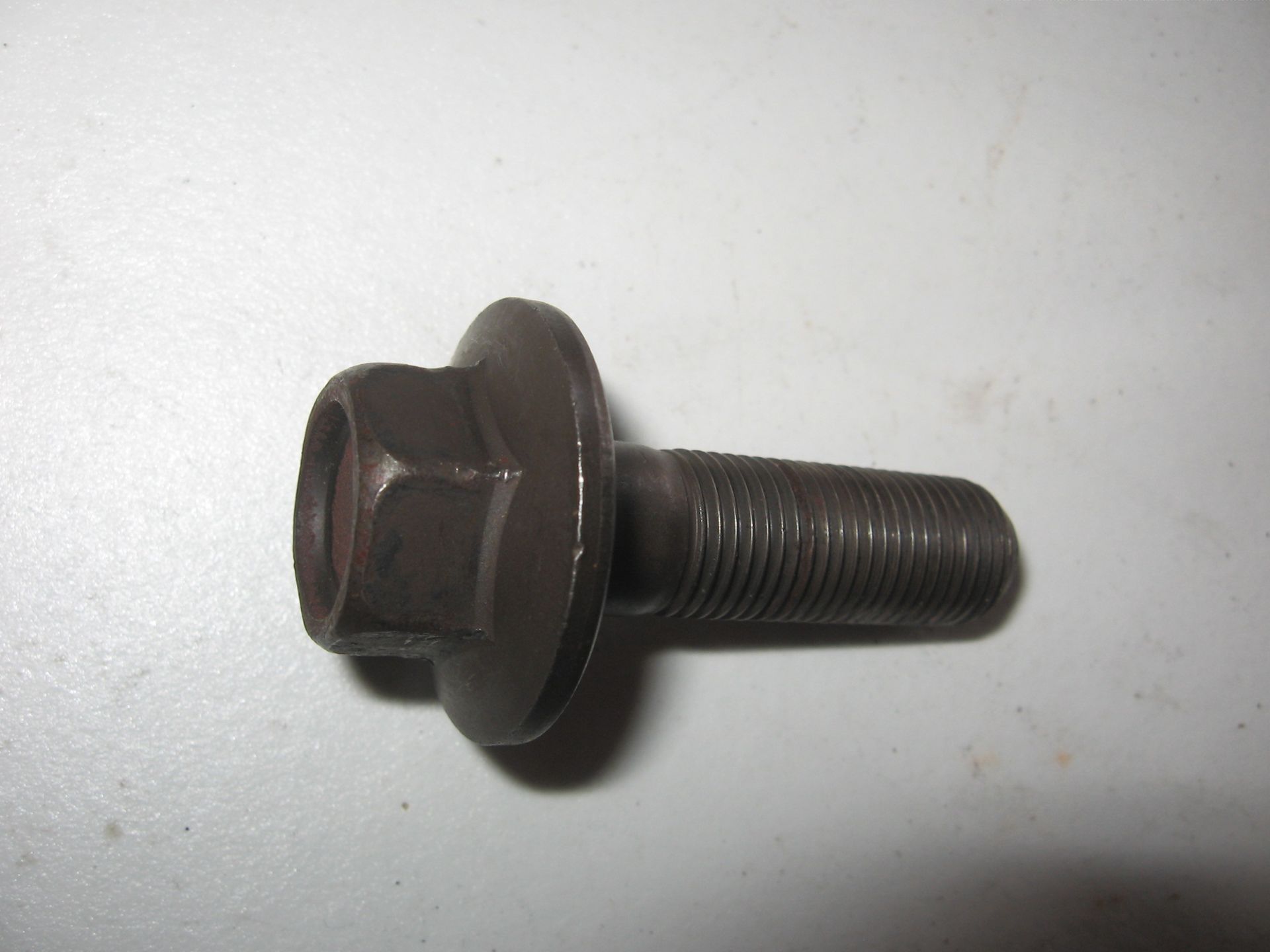 flensbout dynamo M12x1,25x40 // 	cm400 1979-81 , cb400t 79-81 , cb450 	90024-mt3-000	90023-ha7-670 , 90023-428-000