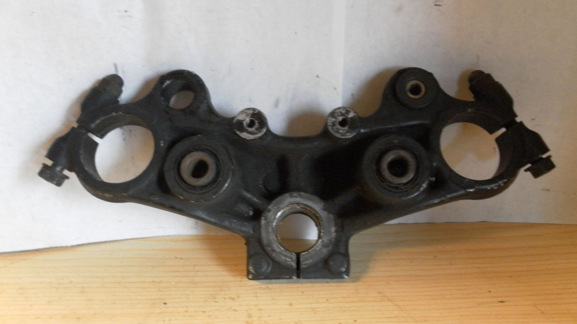 bovenste balhoofdplaat 	xv1000 xv920r tr1 ,5A8-W2341-00-98