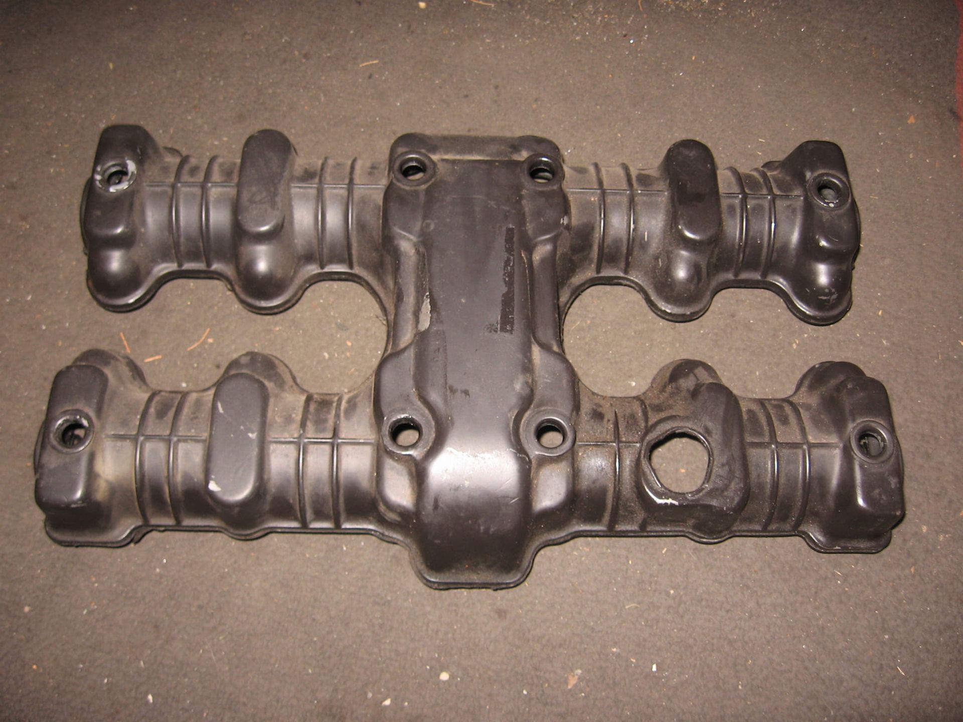 kleppendeksel 	kleppendeksel 	Cb750f2 82 cb750c 80-82 , cb750sc 82 cb900 80-82 , 	12310-461-00012310-461-000