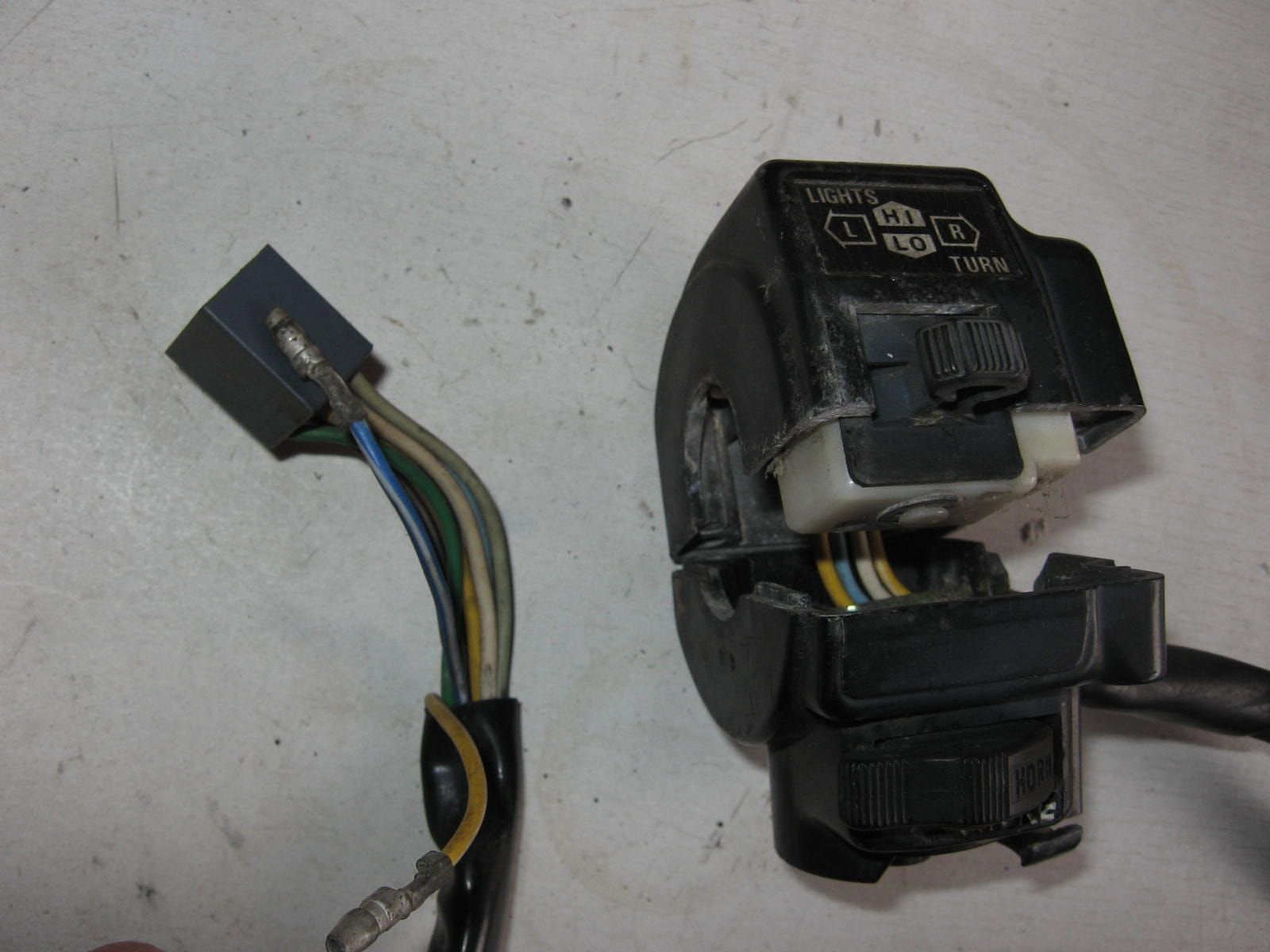 stuurbediening links	Gsx400e 	37400-45111 , 37400-33410